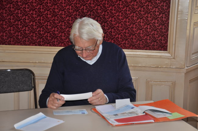 Le trésorier et ses chèques