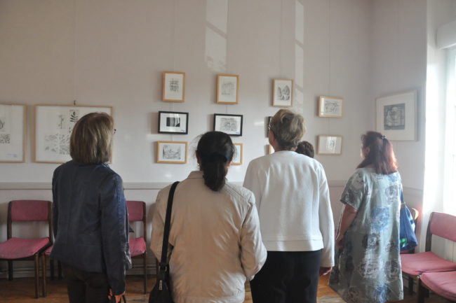 On admire les oeuvres 