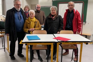 L'équipe d'Amélycor et les amis de Jean Couy dans la salle de dessin