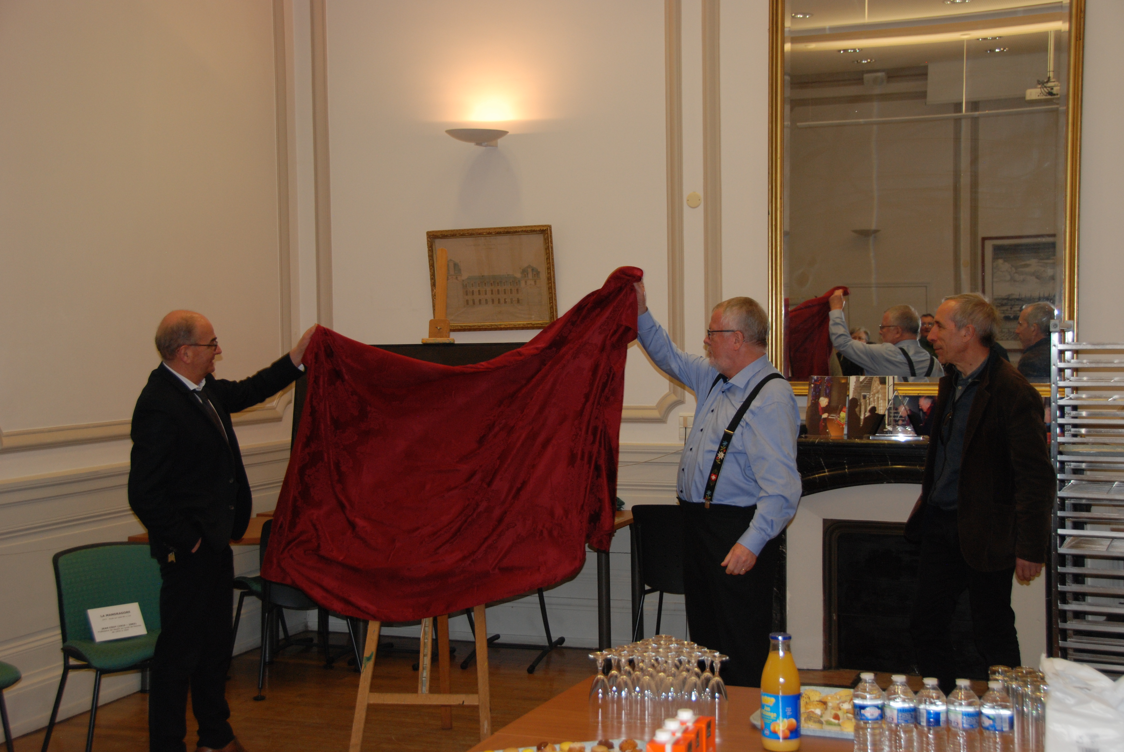 On dévoile l'oeuvre