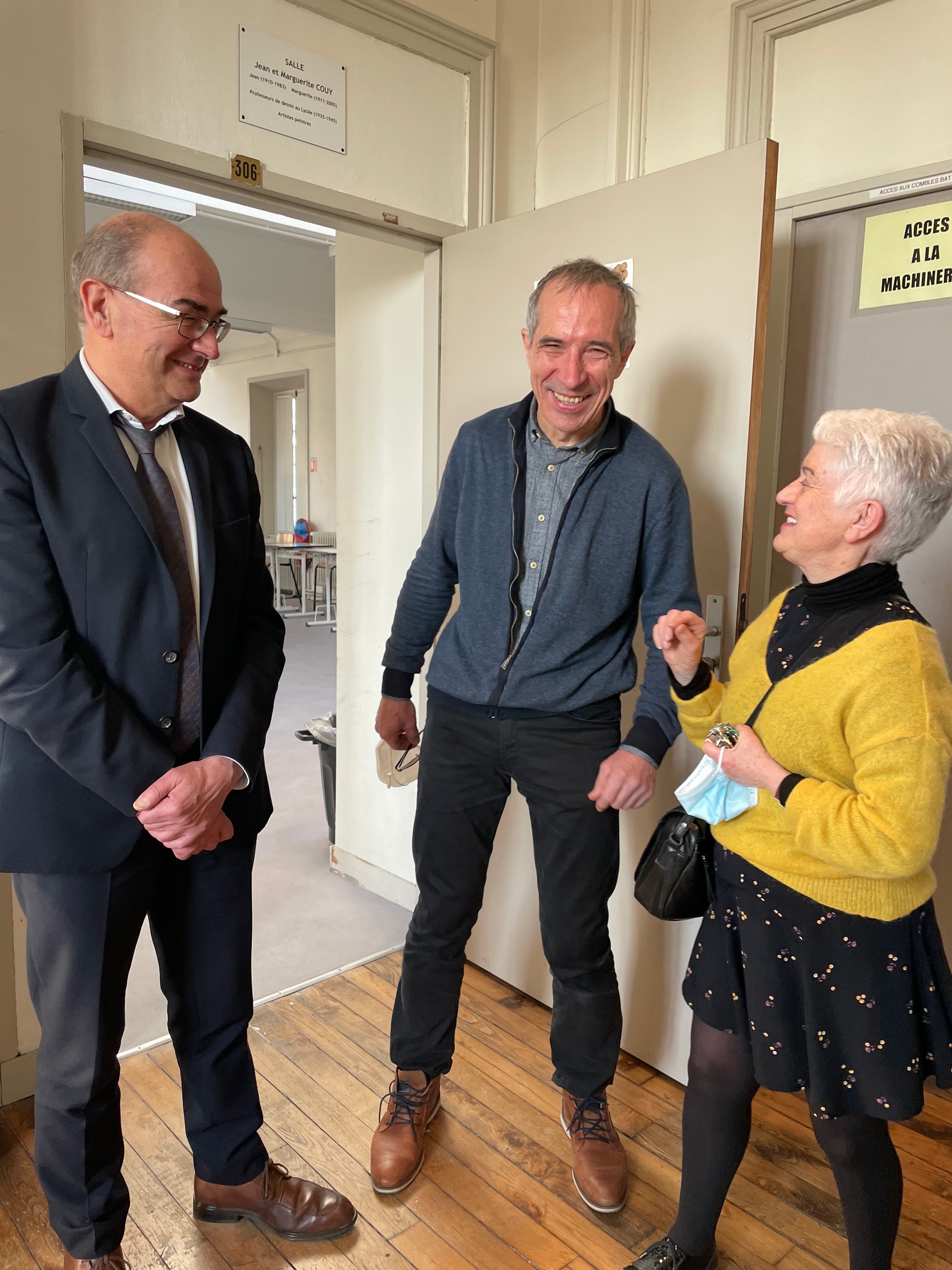 M.Desmares, proviseur , M.Gourronc et Mme Blond
Tout sourire